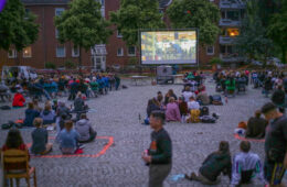 Filmabend mit dem Reisenden Freiluftkino auf dem Bürgermeister-Ehlers-Platz